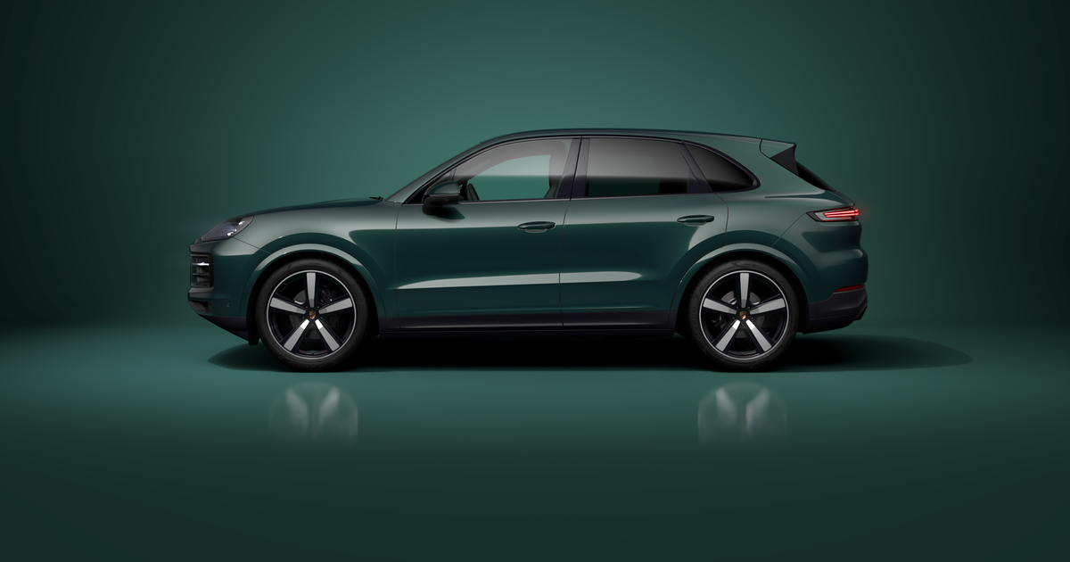 The Porsche Cayenne in Porscheracinggreenmetallic | Porsche Paint to Sample