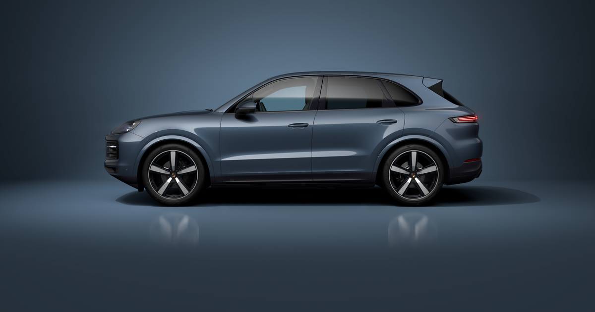 The Porsche Cayenne in Utopiabluemetallic | Porsche Paint to Sample